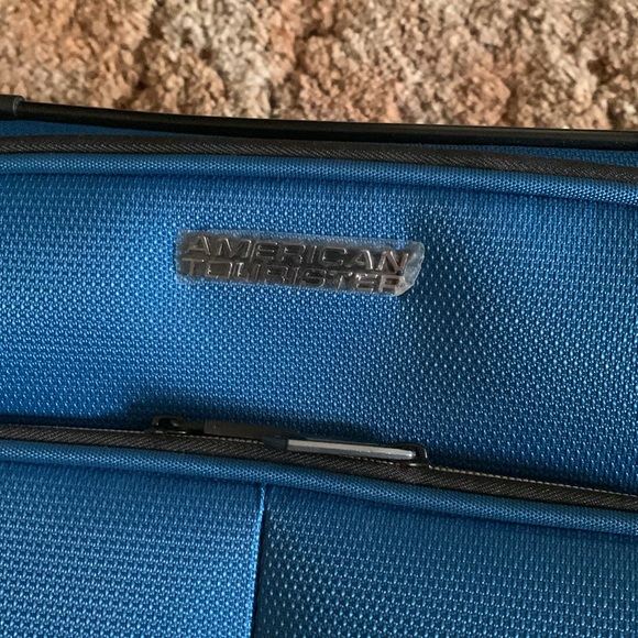 NWOT, American Tourister, Softside Spinner Suitcase - Picture 14 of 16
